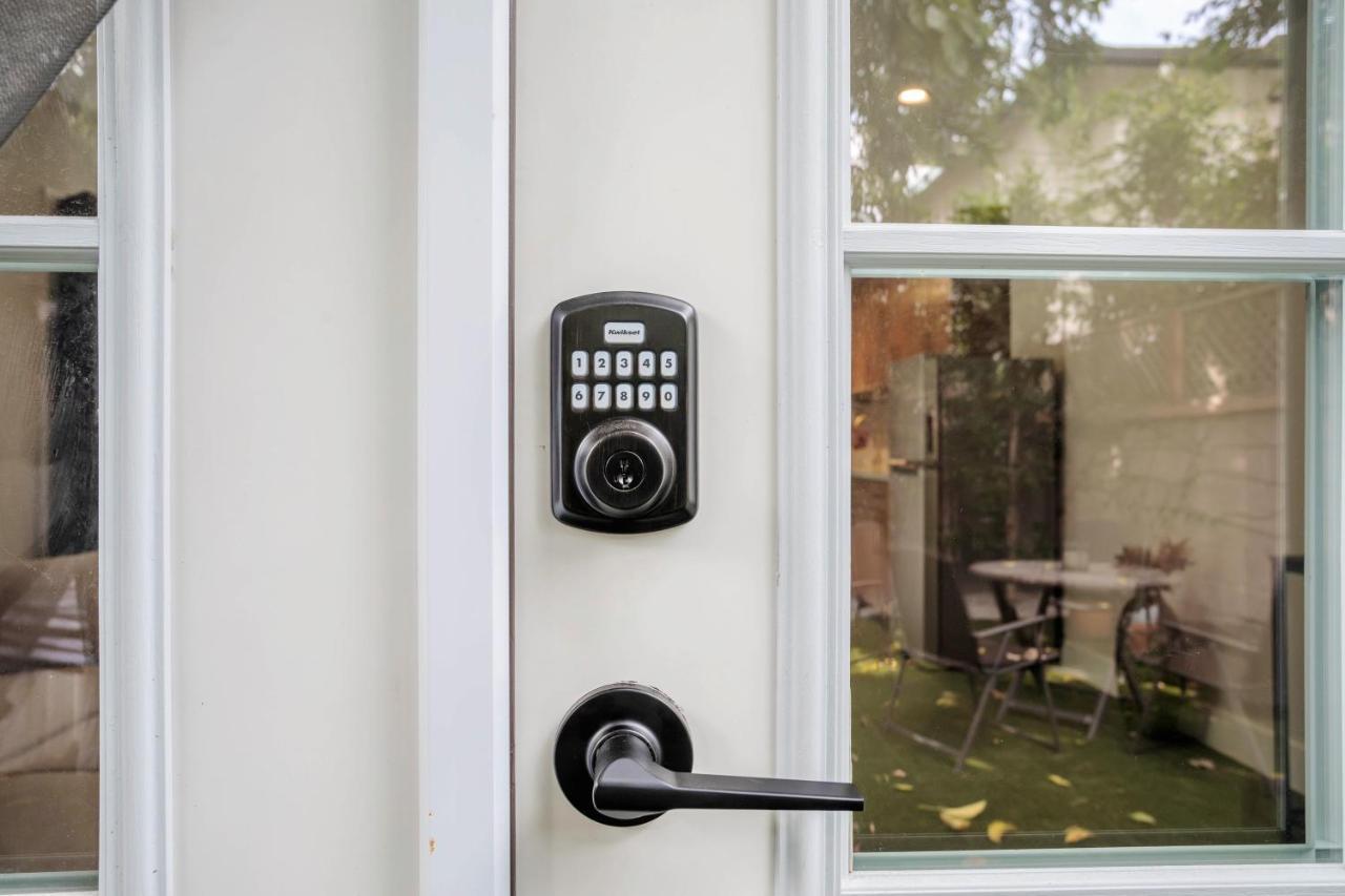 Serene 1 Bed Guest House With Patio Sleeps 6 Los Angeles Exterior foto